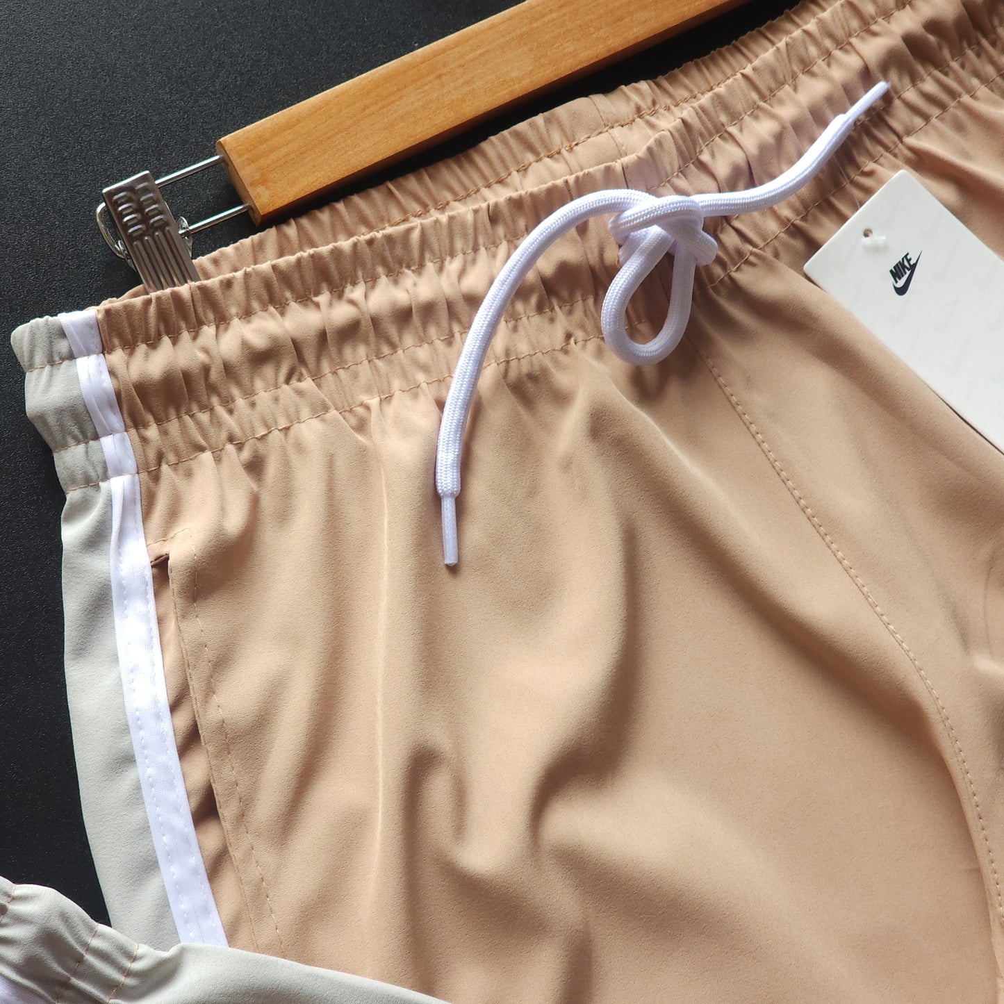 Short Elastano Bege