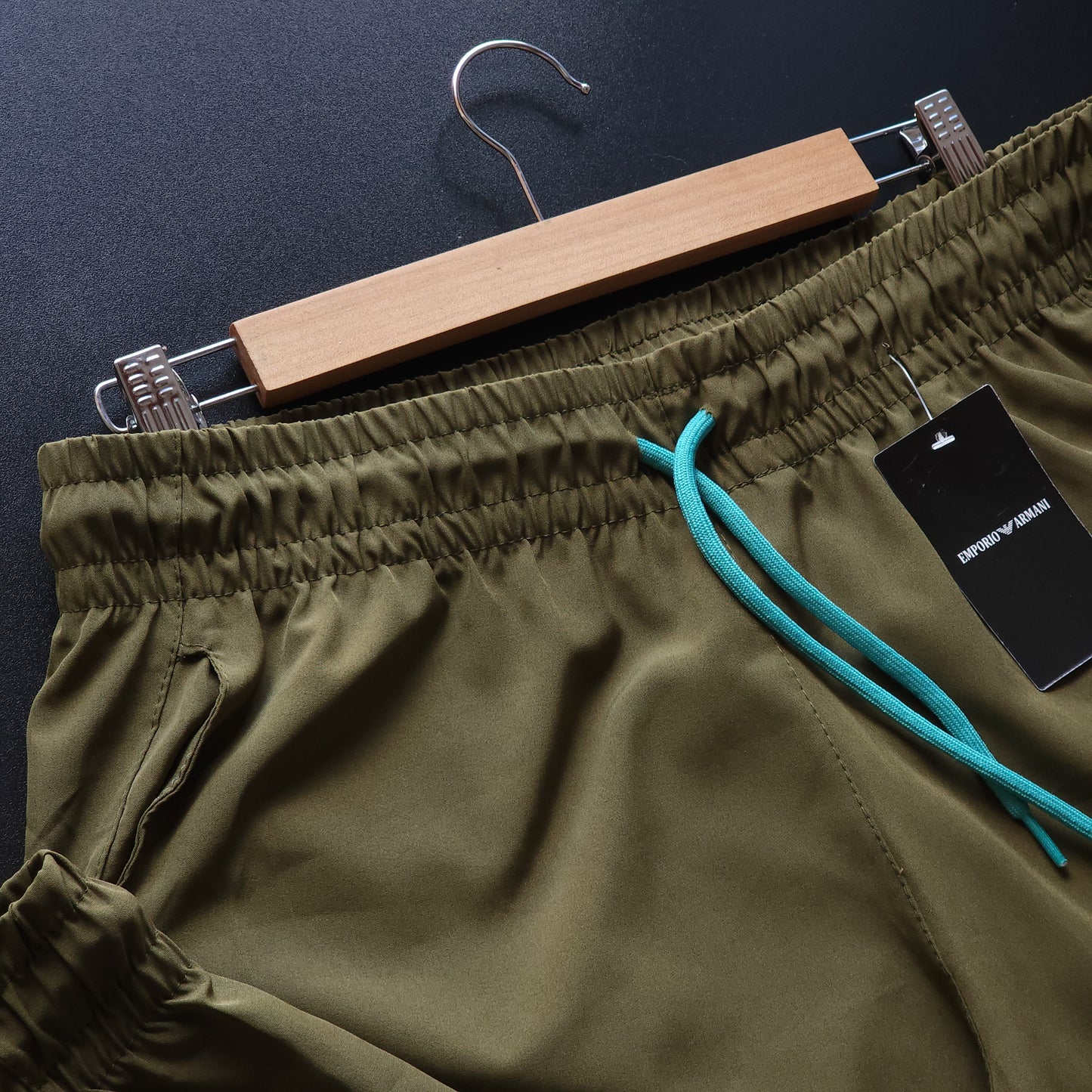 Short Elastano Verde Musgo