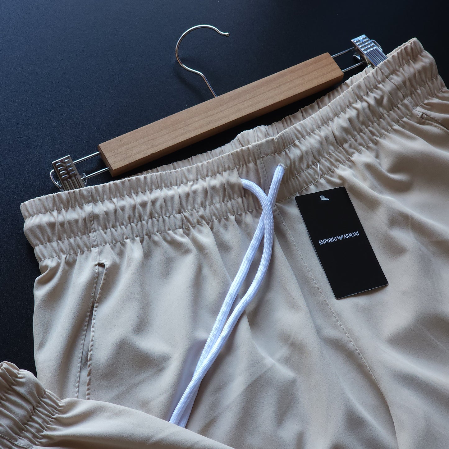 Short Elastano Bege