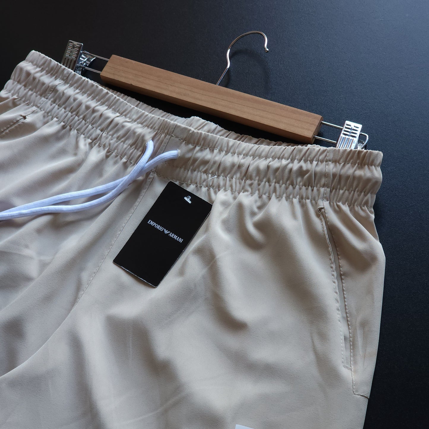 Short Elastano Bege