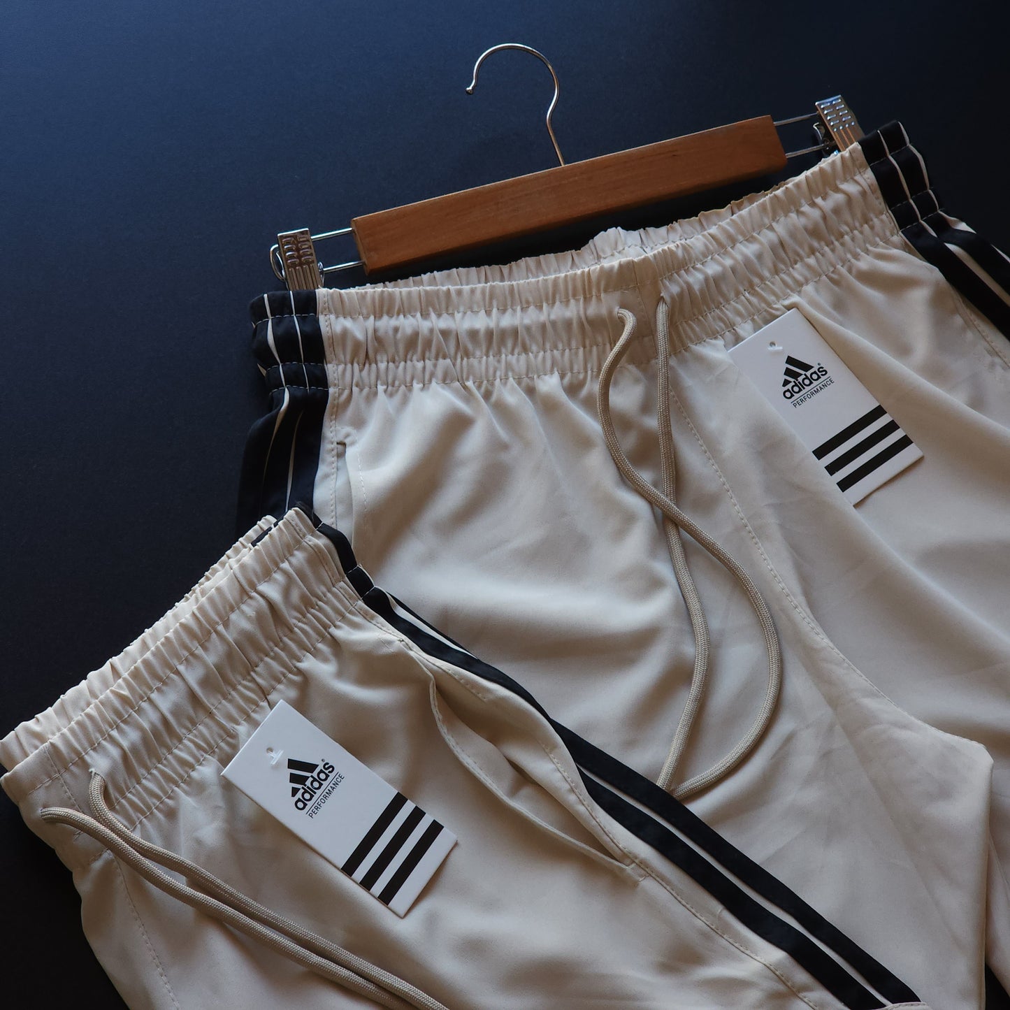 Short Elastano Bege