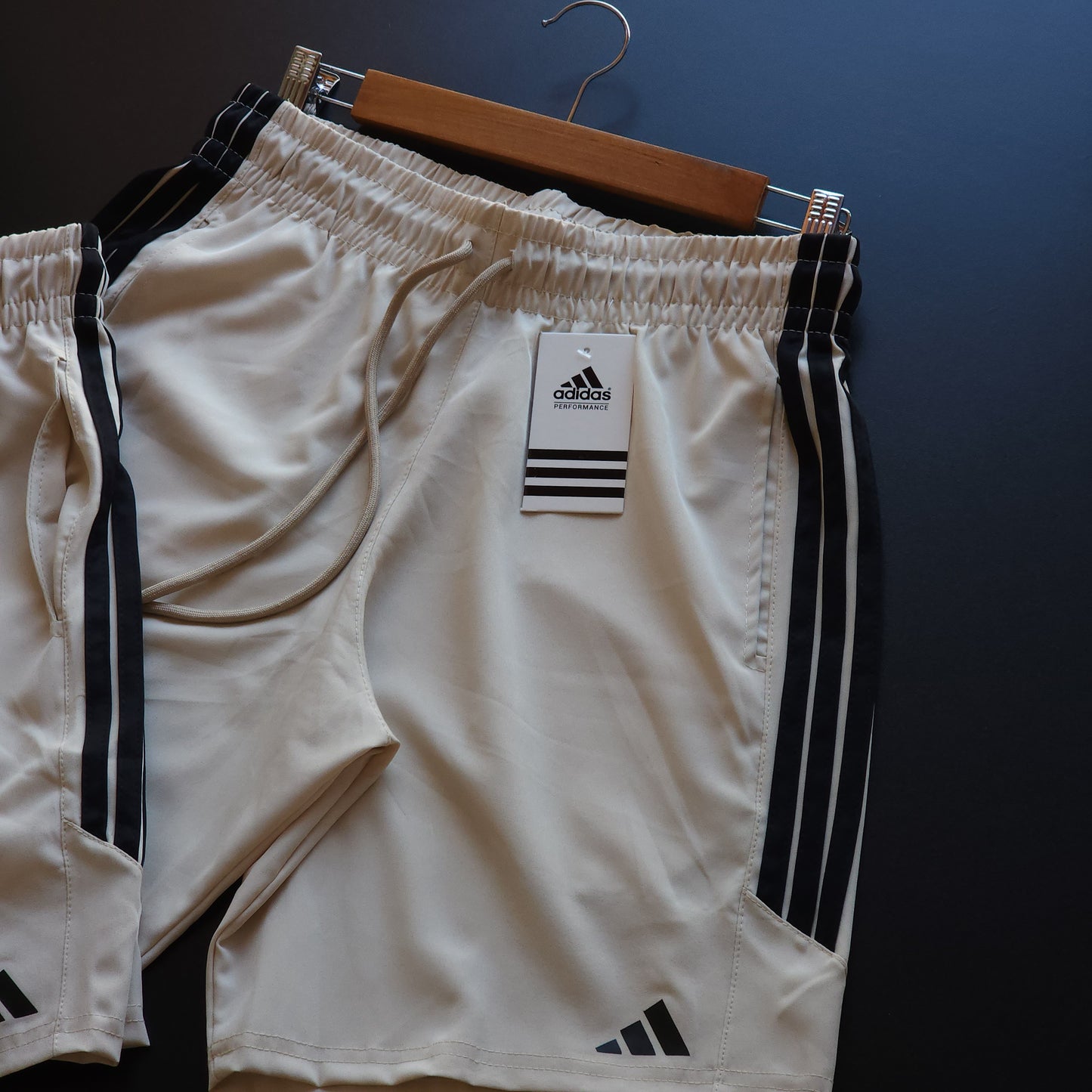 Short Elastano Bege