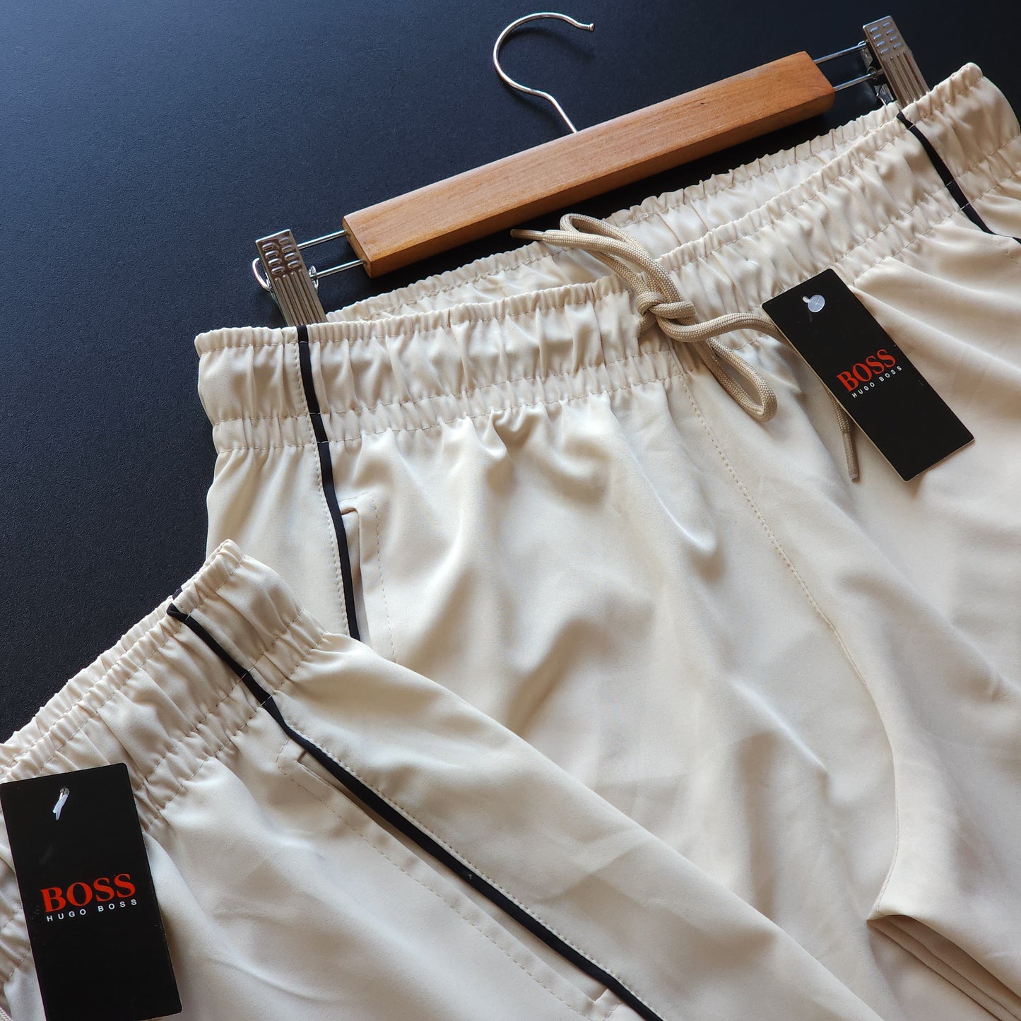 Short Elastano Bege