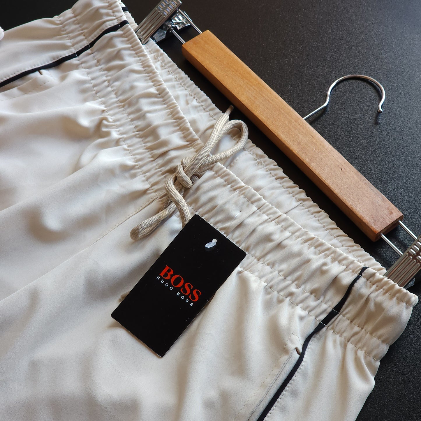 Short Elastano Bege