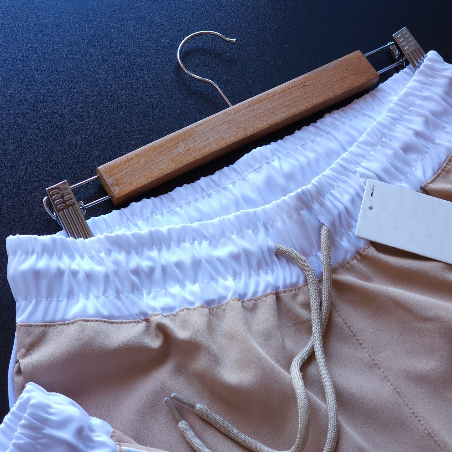 Short Elastano Bege