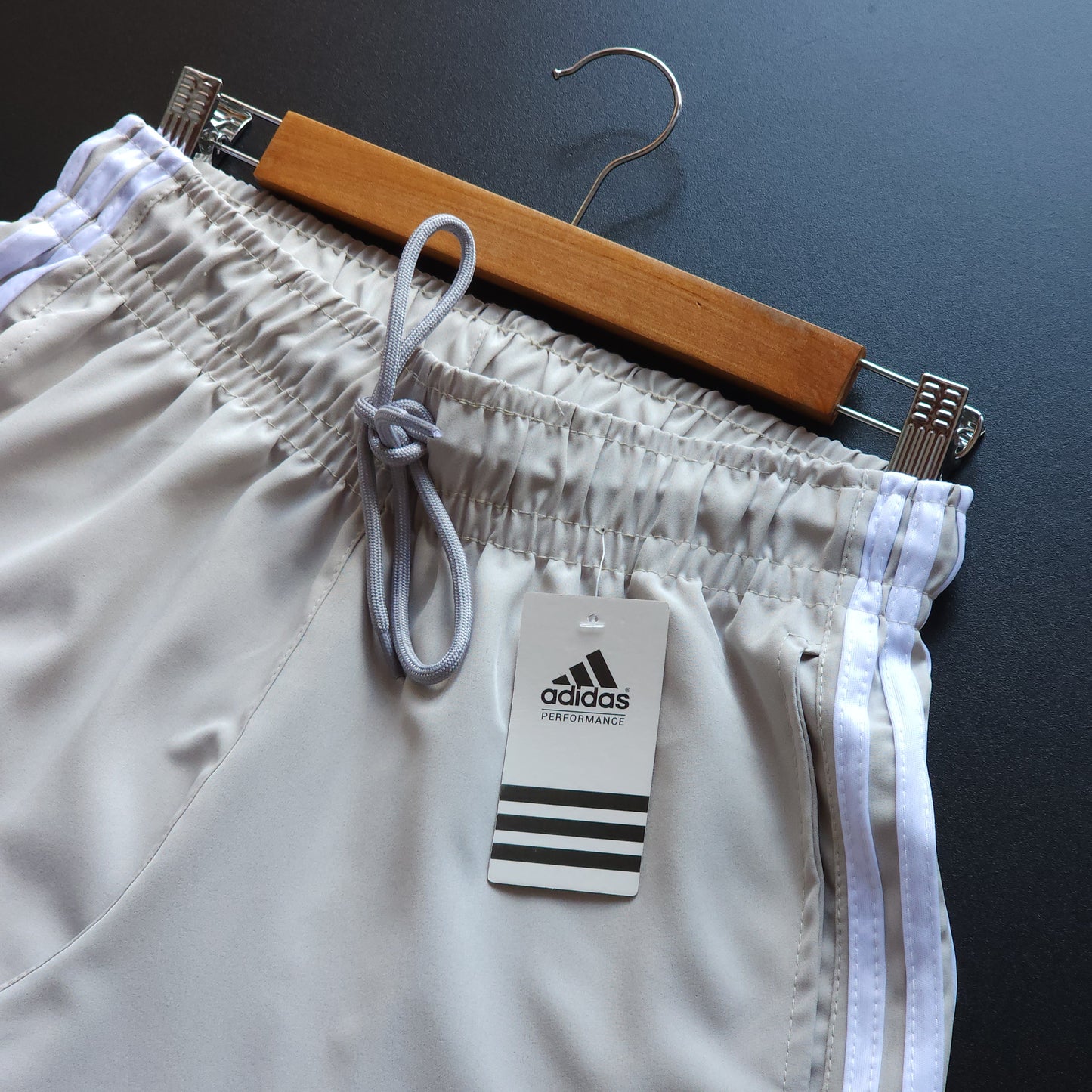 Short Elastano Cinza Claro