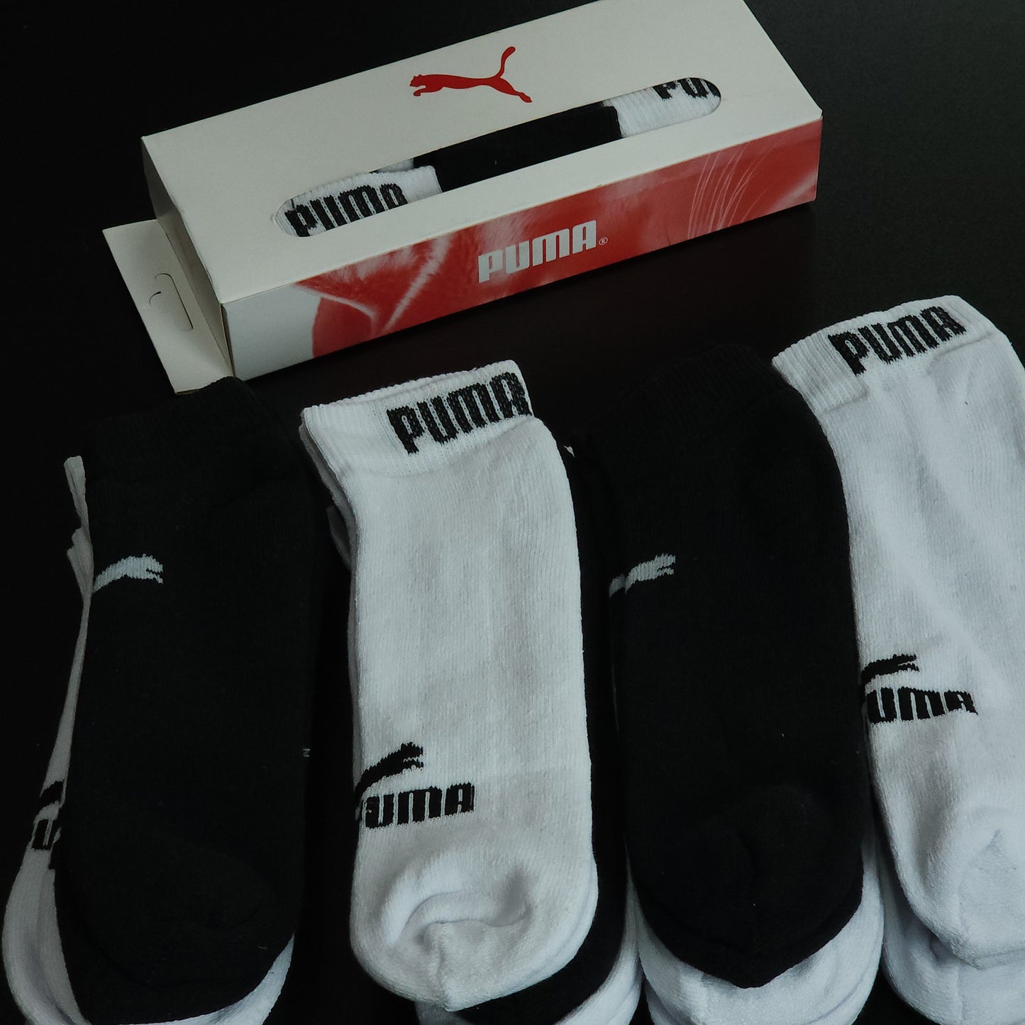 Grade com 15 pares de meias Soquetes 2 CORES ( Parte interna com felpo ) - Acompanha 5 caixinhas grátis para kits com 3 unidades.