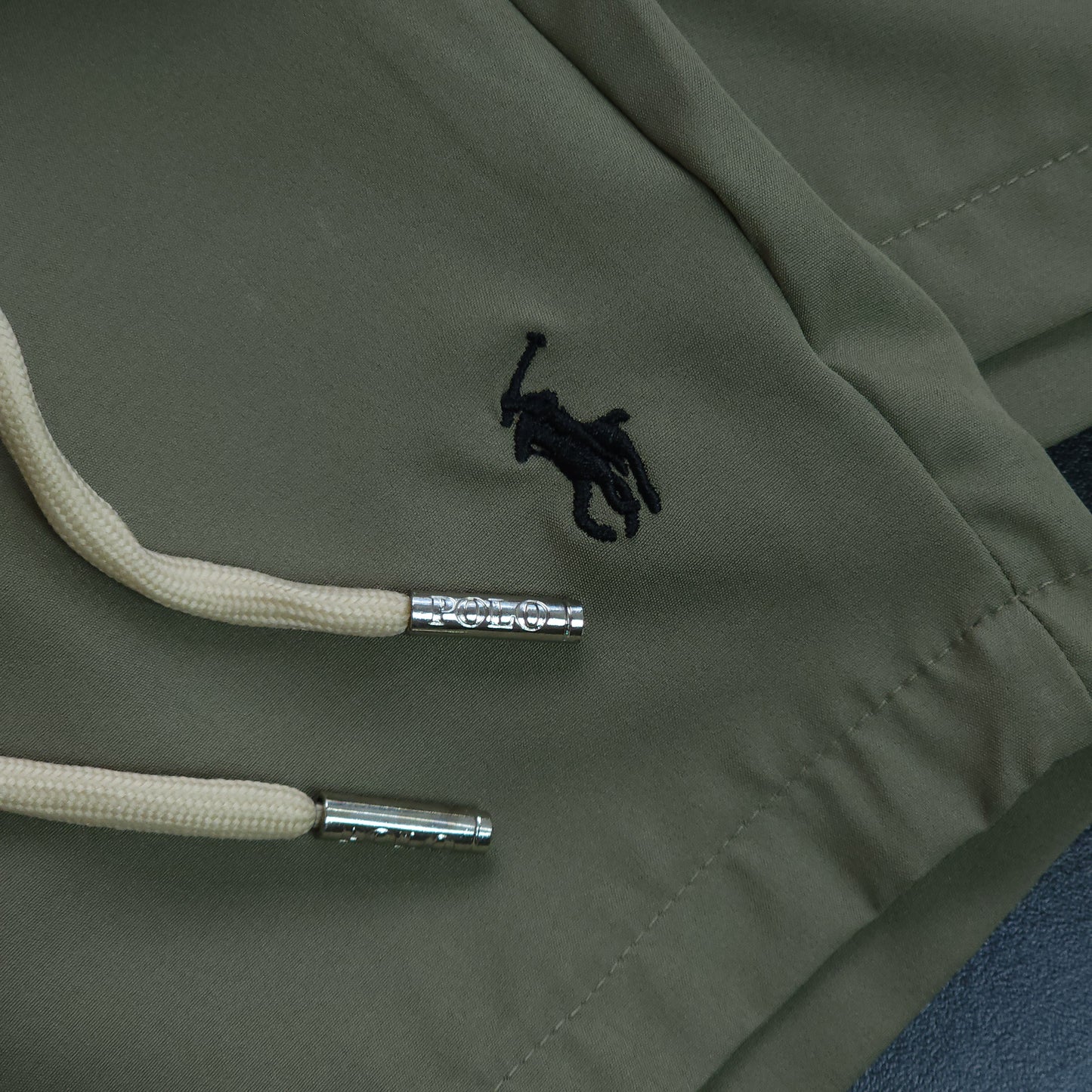 SHORT MAURICINHO LINHA LUXO - VERDE OLIVA