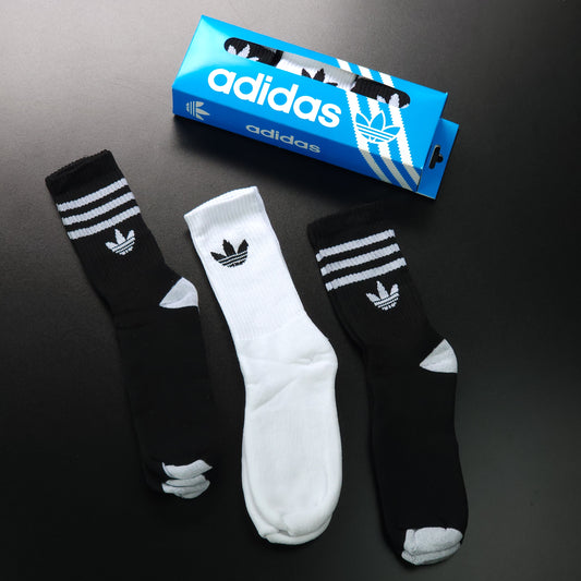 Grade com 15 pares de meias cano longo ( Parte interna atoalhada ) - 2 CORES  Acompanha 5 caixinhas grátis para kits com 3 unidades.