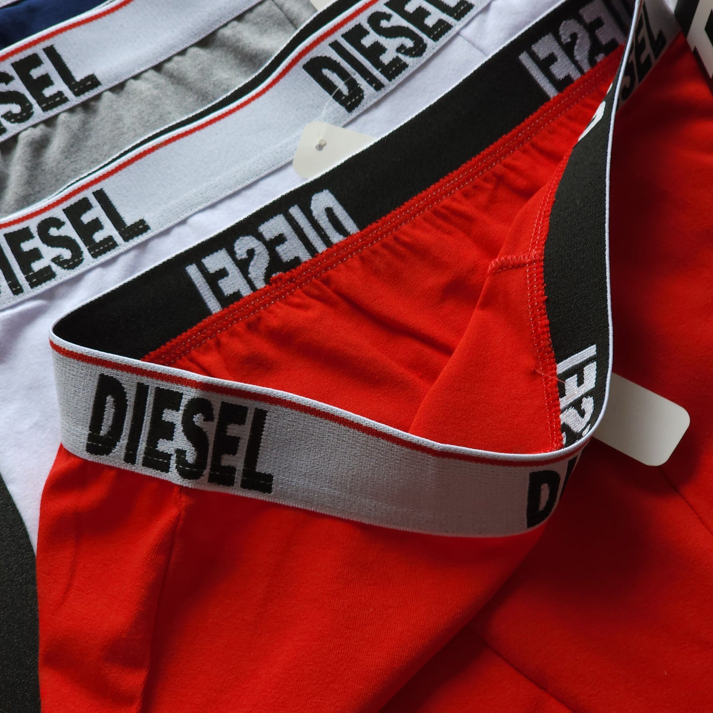 12 CUECAS LUXO ( 1 grade ) COM 3 CORES - ACOMPANHA 4 CAIXINHAS GRÁTIS