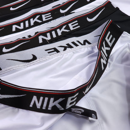 LINHA PERFORMANCE - 1 Grade com 12 cuecas e 2 cores sortidas.