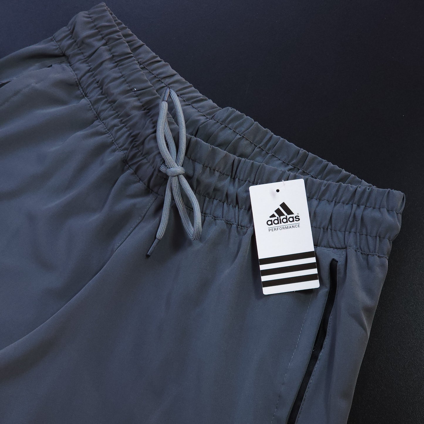 Short Elastano com Zíper - Cinza Chumbo