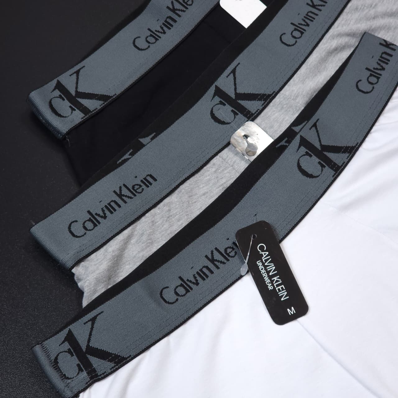 1 Grade - 12 cuecas Linha Luxo com 3 cores sortidas - 4 CAIXINHAS GRÁTIS